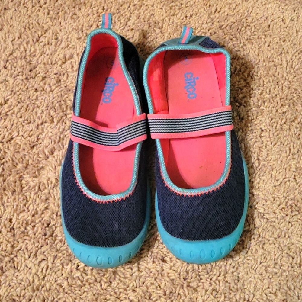 Flat Shoe